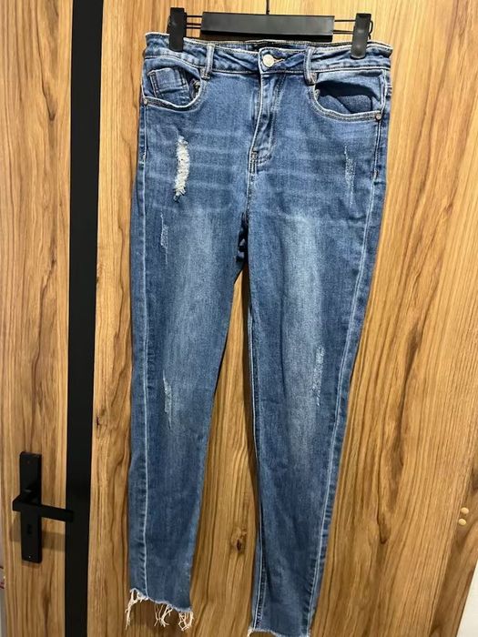 Spodnie jeansy Missguided 38