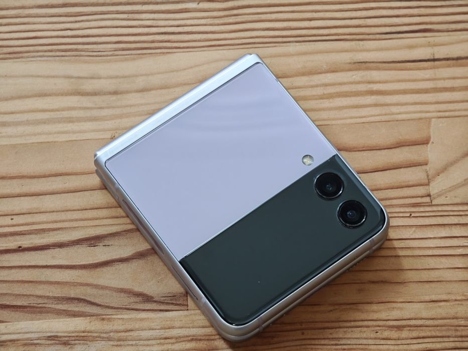 Samsung Galaxy Z Flip 3 8/256 1sim, все работает, идеальное состояние!