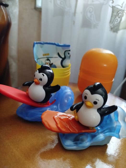 Продам   іграшки Кіндер максі пінгвін