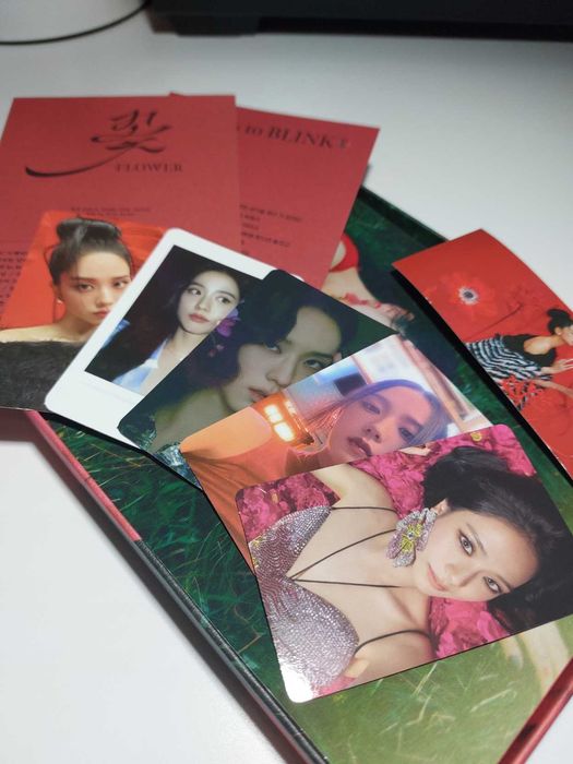 Jisoo (BlackPink) - ME Red Ver. (1st Single Album + YG Select Gift)