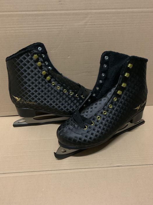 Łyżwy czarne skórzane figurowe 42 ocieplane