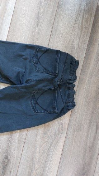 Spodnie jeansy 140