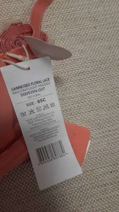 Бюстгалтер с двумя видами брителек Dorina