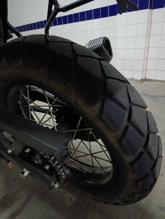 Royal Enfield Himalayan 411