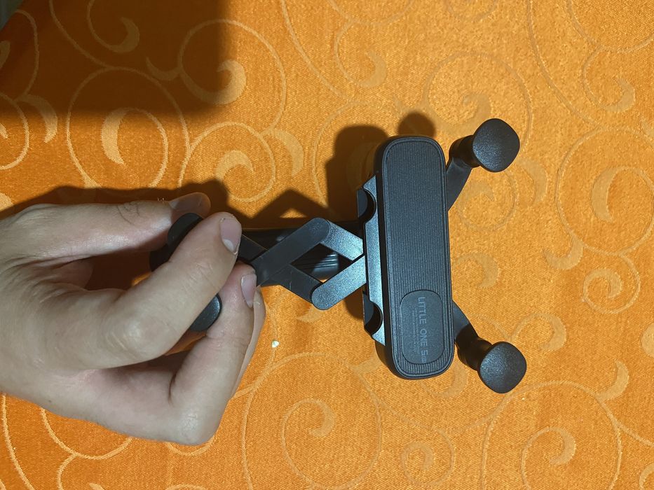 Suporte  de telemóvel para carro cor pteto ( Portes gratis)