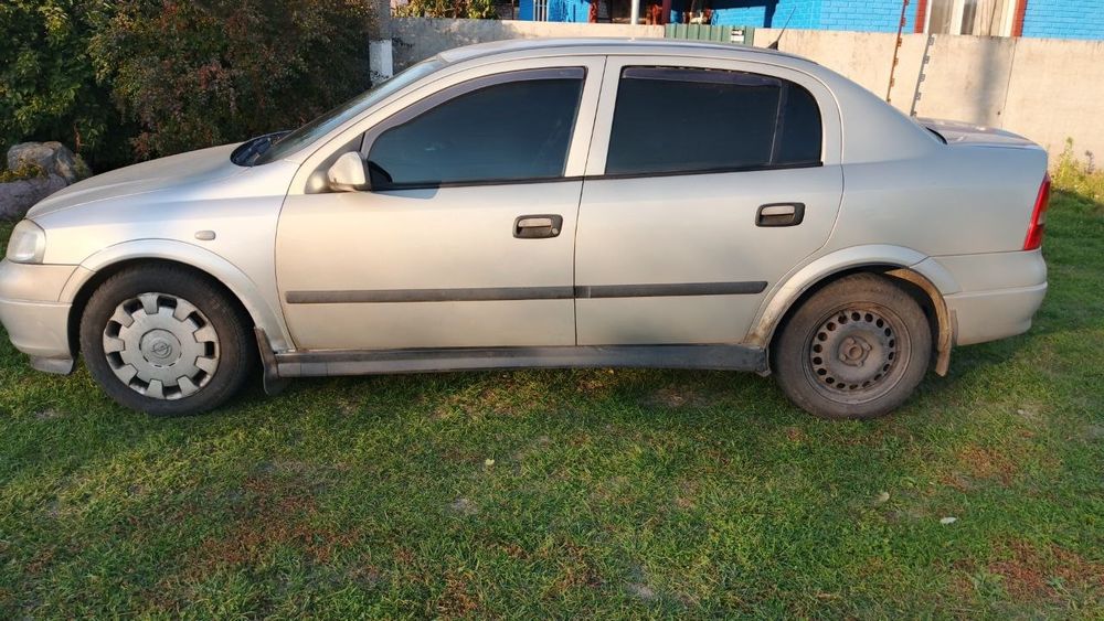 продам машину Опель Астра