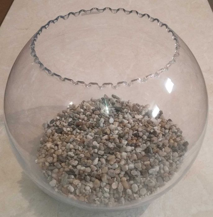 Akwarium (terrarium) kula ze żwirkiem