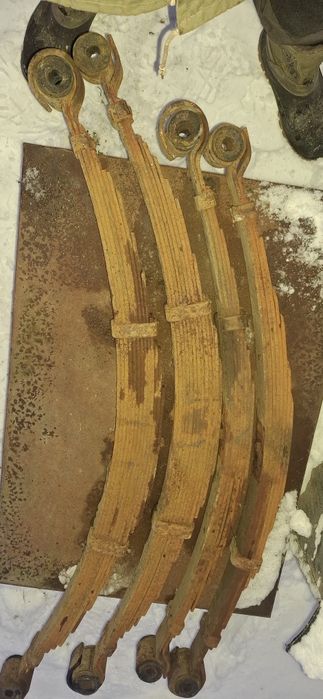 Продам комплект рессор на автомобиль  УАЗ 469.