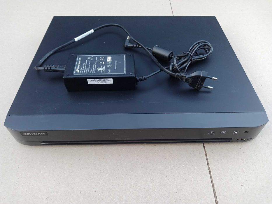 16-канальный Turbo HD регистратор Hikvision iDS-7216HQHI-M2/S