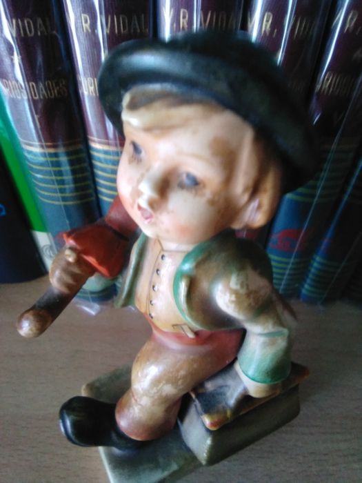 Figura Hummel da freira Maríia inocentia