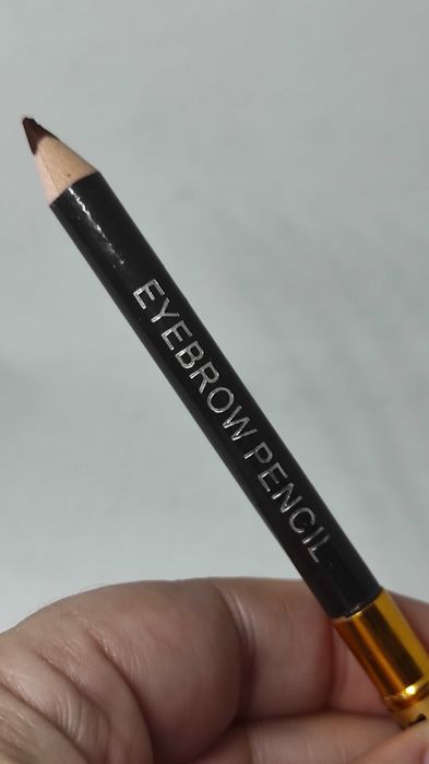 Lápis de sobrancelhas com escova - Castanho