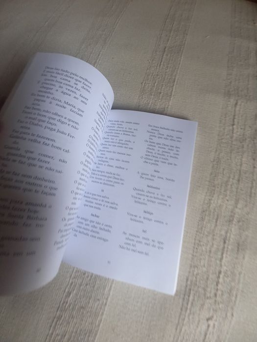 Dois livros sobre provérbios populares dos Açores