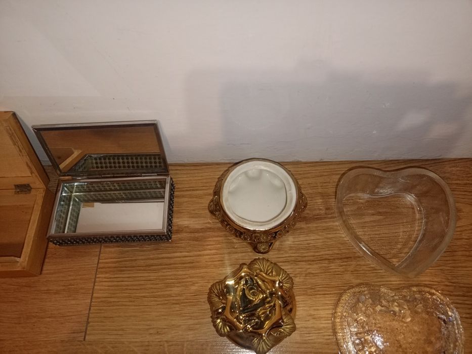 Stare szkatułki z PRL-u