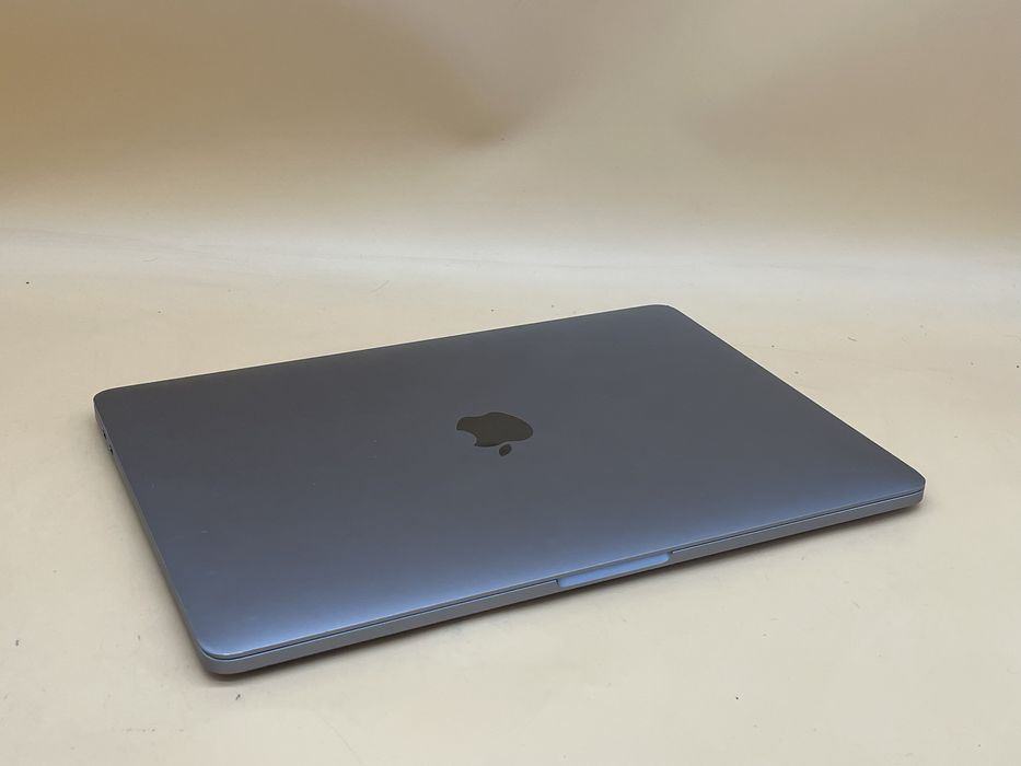 Macbook pro 2022 m2 512gb