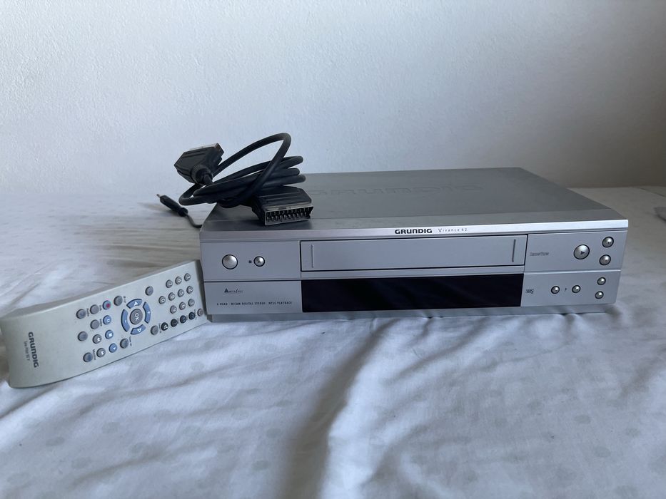 GRUNDIG Cassette Player/Recorder64170793898369120