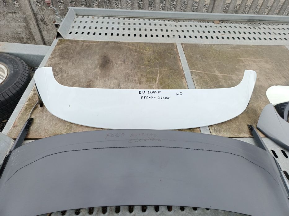 Spoiler daszek Ford Focus MK4 Mustang E Mach Ceed  III Qashqai j11