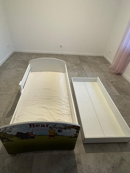 Łóżko dziecięce.