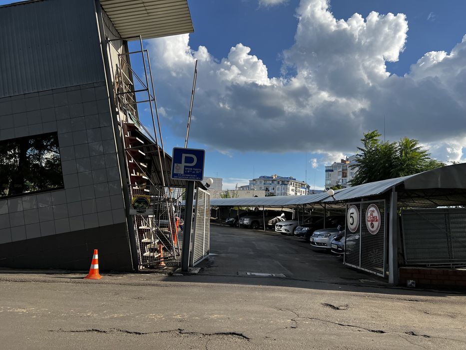 Парковка  крытая
