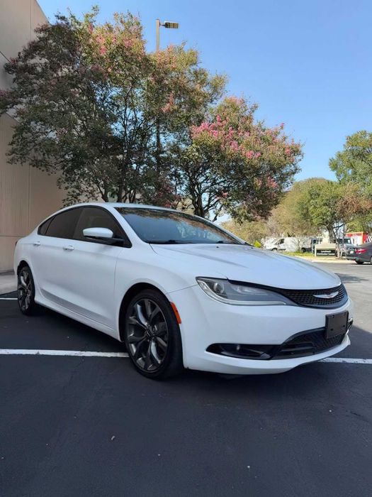 Chrysler 200 S