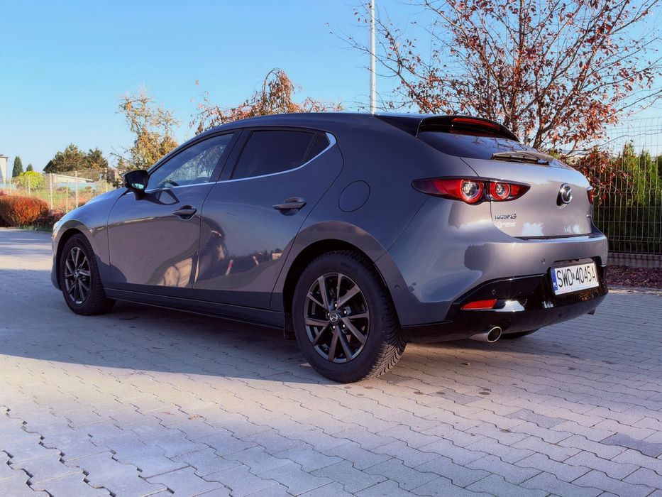 Mazda 3 Mazda 3 2.0 122 HP wersja wyposażenia HIKARI