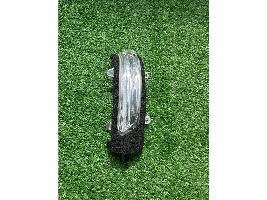 Toyota Land Cruiser 200 Покажчик повороту в дзеркалі (Для 2012-2016) R