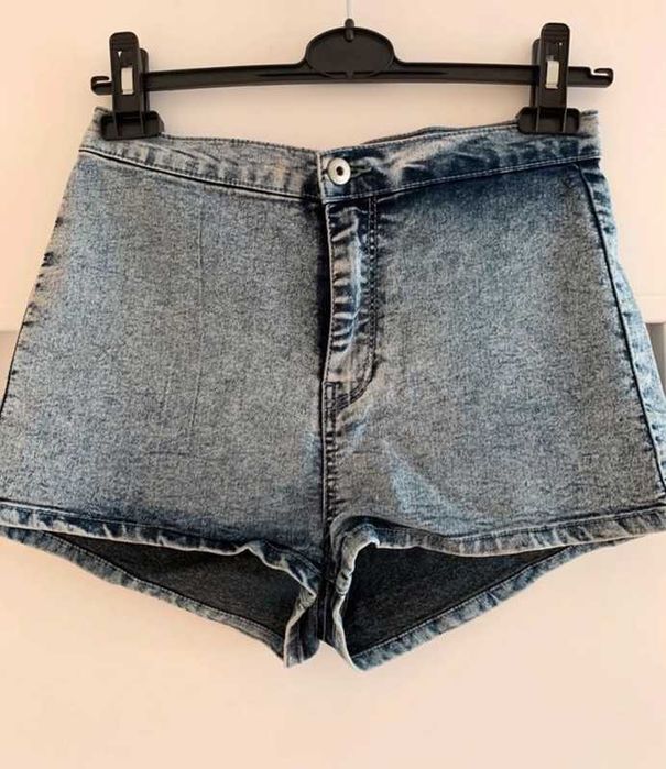 Krótkie spodenki damskie