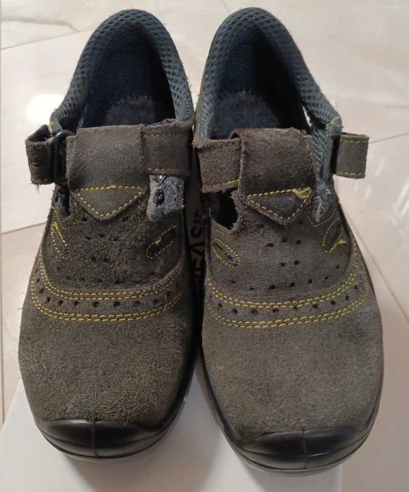 Calçado de biqueira de aço, profissional. Desde 15EUR