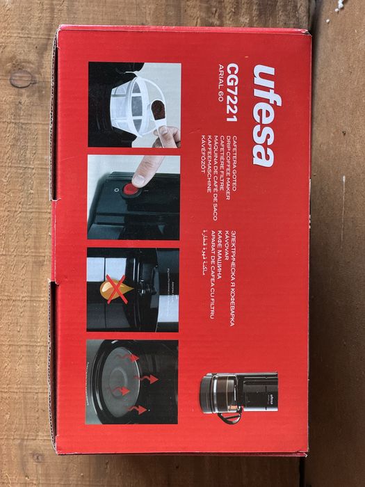 Maquina de café - Ufesa CG7221 (Nova, na caixa original)