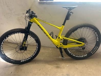 Vendo Bicicleta scott spark rc