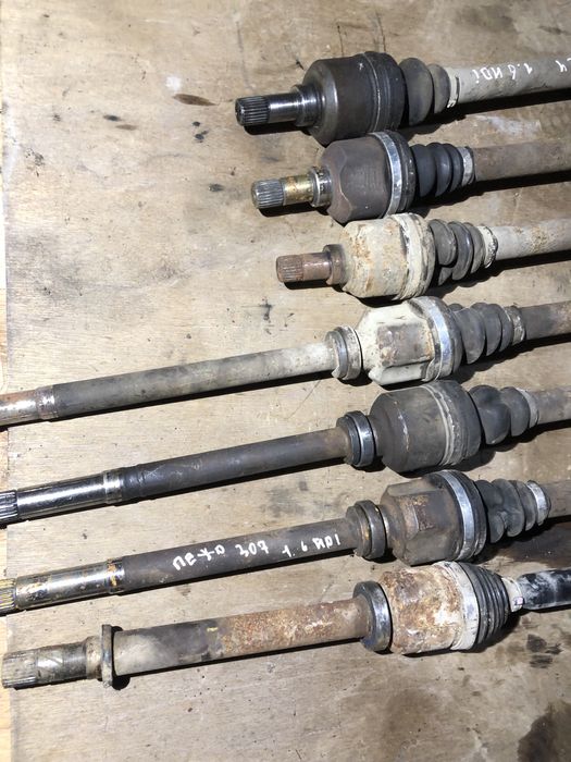 Піввісь привід renault scenic megane citroen c4 полуось цітроен кулак