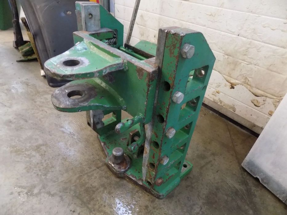 Silnik John Deere 6600 6506 zaczep Wałek Wał rozdzielacz