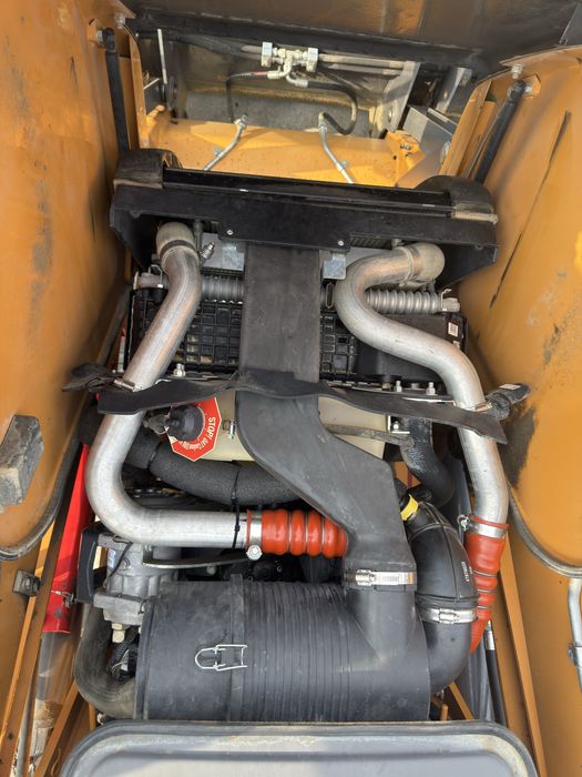 Екскаватор-навантажувач Case580 ST,2020