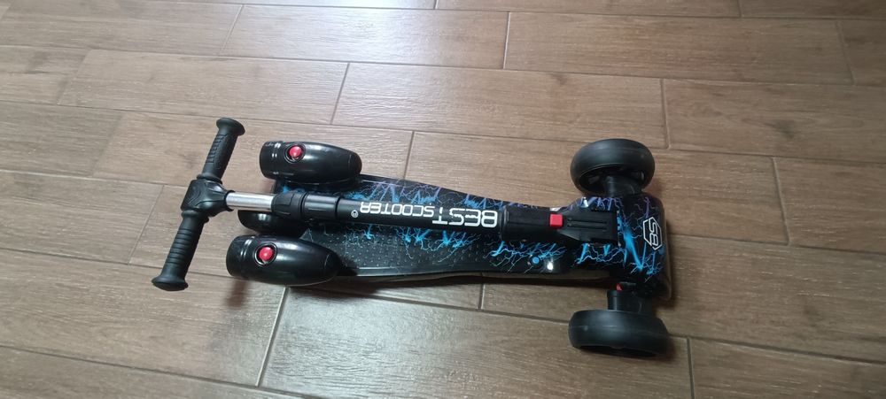 Самокат Best Scooter Maxi з ефектом диму з турбін