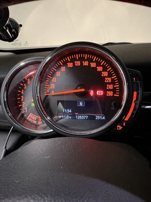 Mini Cooper 5 Portas 1.5 136cv