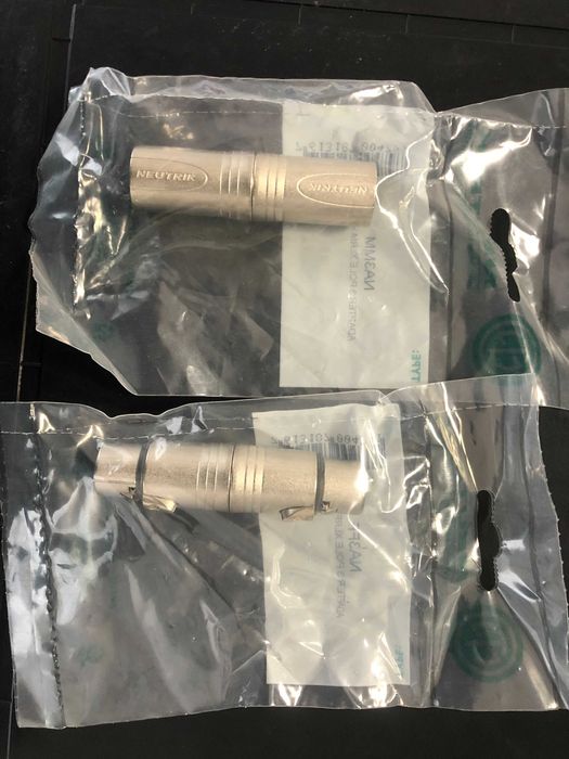 Neutrik Adaptador XLR NA3FF NA3MM