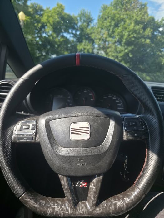 SEAT Leon 1.6 TDI (1P) – Full Extras