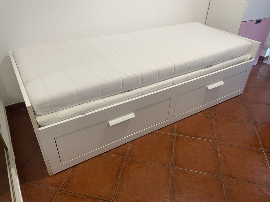 Cama dupla ikea