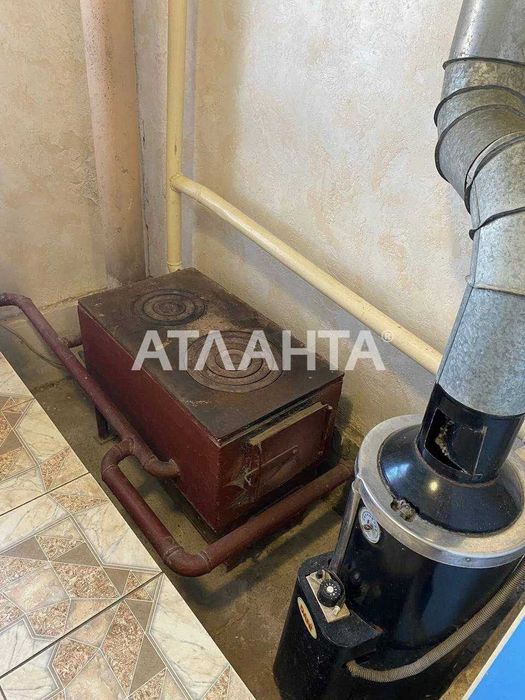 В продаже часть дома с земельным участком с. Дачное. Под Євідновлення!