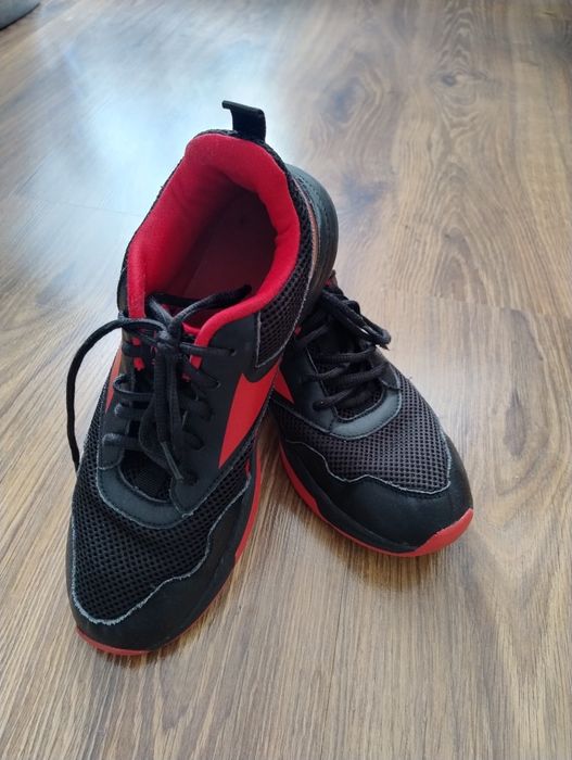 Reebok buty chłopięce rozm.39