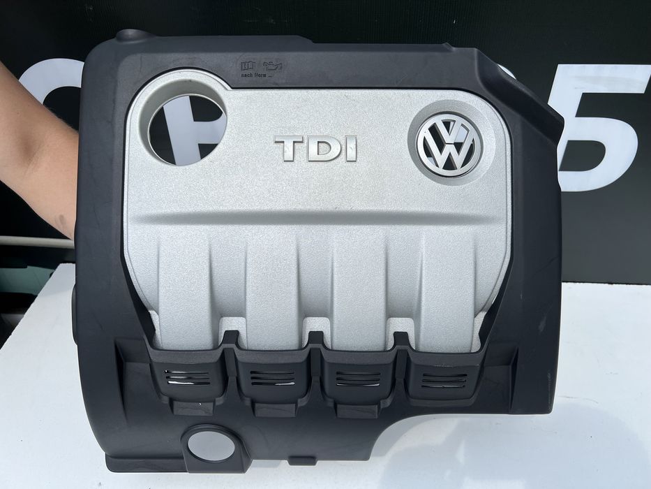 Кришка крышка двигателя декоративна кришка мотора Passat B6 BMR