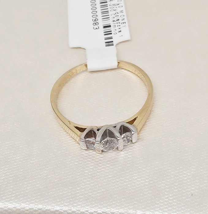 Złoty pierścionek z trzema cyrkoniami 585 GOLD MONEY