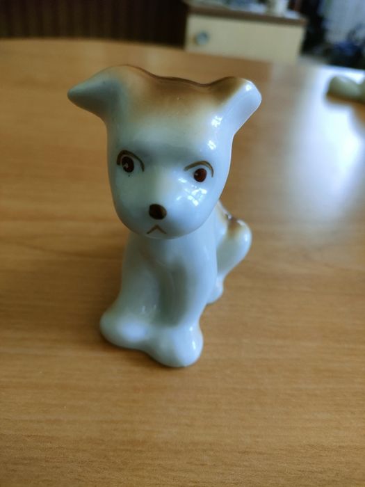 Piesek porcelanowy