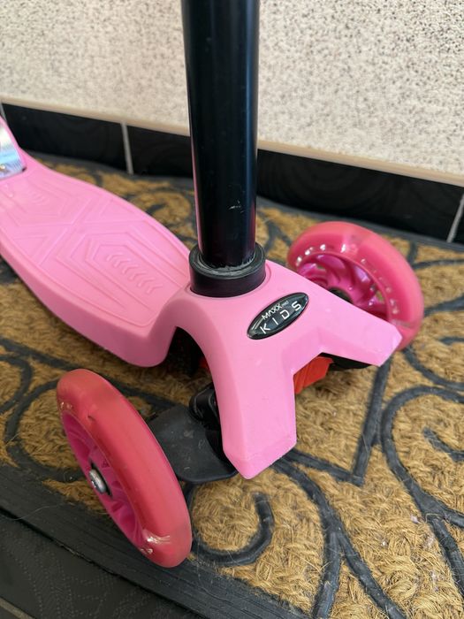 Самокат MaxxPro kids дитячий 3-колісний рожевий LS306, max