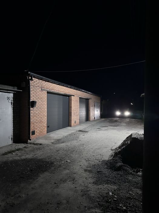 Продам гараж 120 кв плюс подвал 100кв СТО