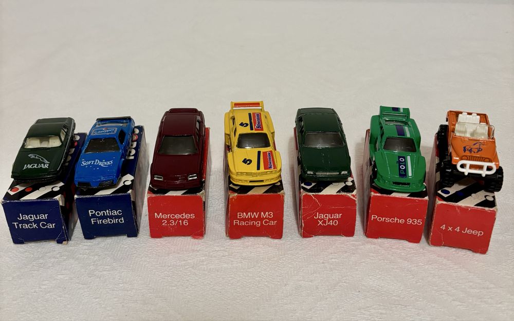 Lote carros miniatura Corgi 1/64