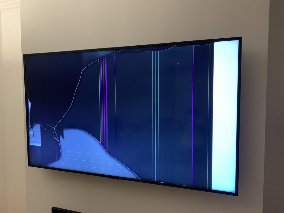 TV Samsung UE55RU7025KXXC  SmartTV 55" LED 4K UHD Ecrã Danificado