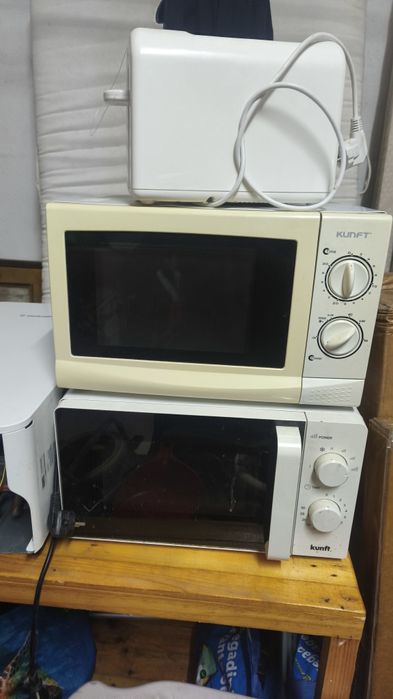 Vendo 2 microondas e uma torradeira