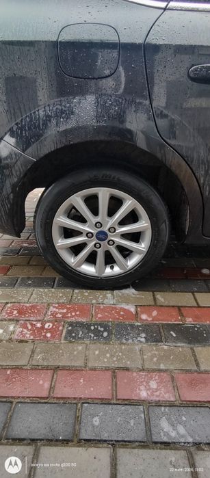 Sprzedam felgi aluminiowe z oponami – oryginalne Ford 5x108 R16
