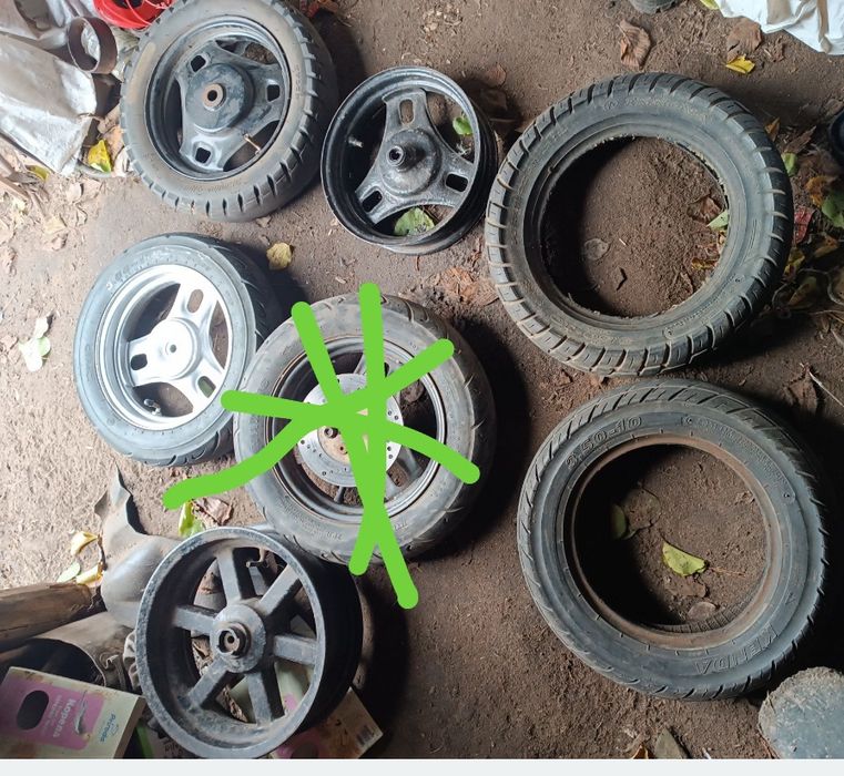 Продам колеса передні і задні на мопеди або тачку