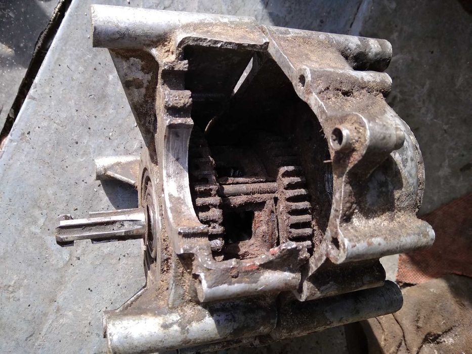 Продам запчасти к мотороллеру Муравей. Цена за все. Можно отдельно.